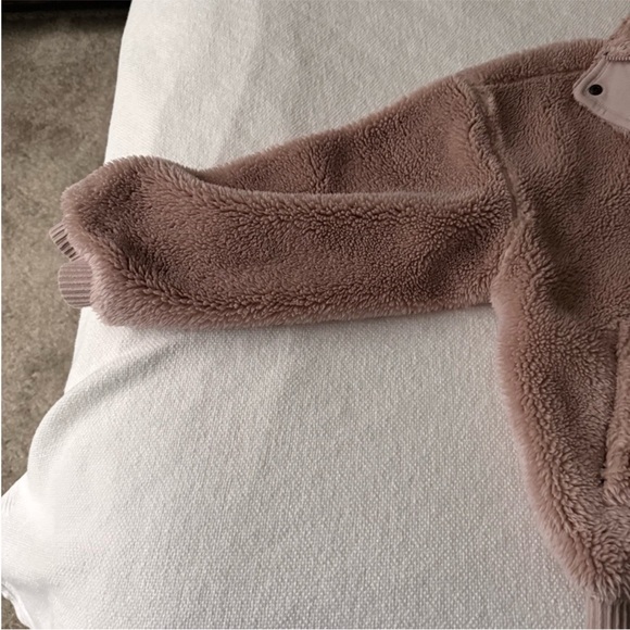 Alo Yoga Sherpa Varsity Jacket in Dusty Pink (Rose Mauve Pink Color) Size Medium - Picture 10 of 11